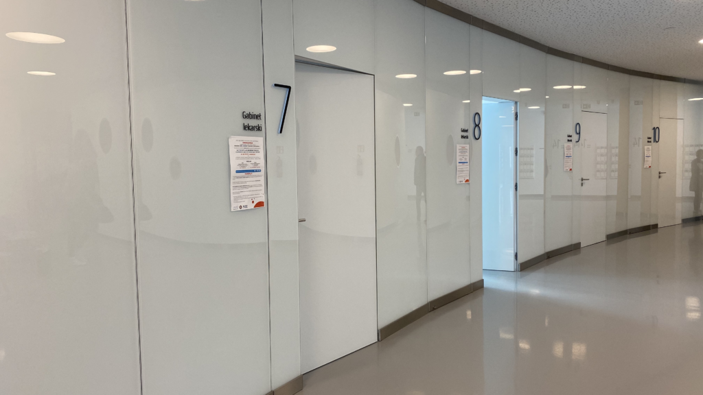 02 - infographic in the clinic